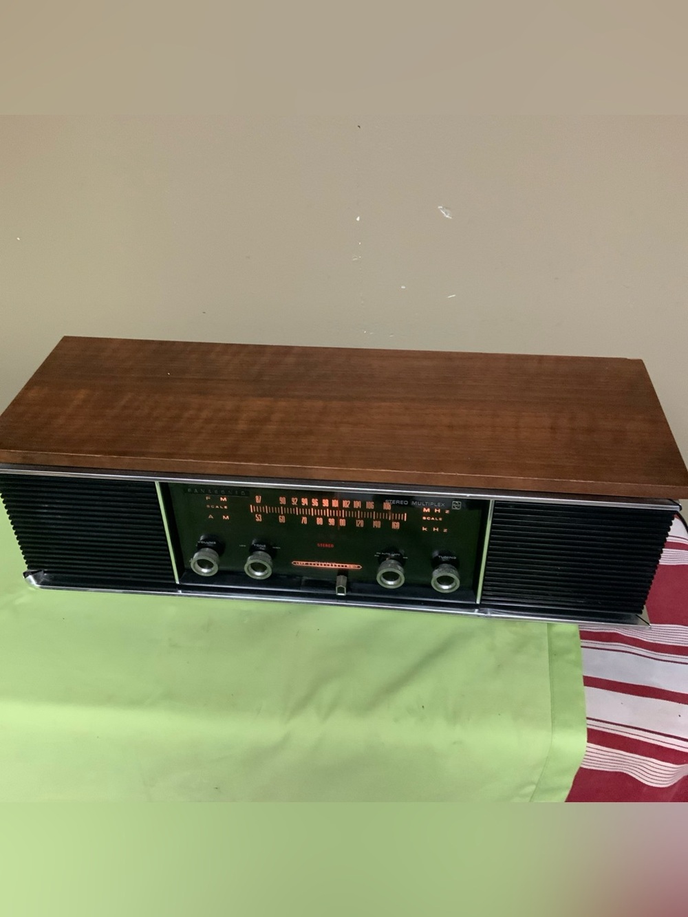 Vintage National Panasonic AM/FM Stereo tabletop Receiver. RE-7300A. Pls Read. - Picture 1 of 9